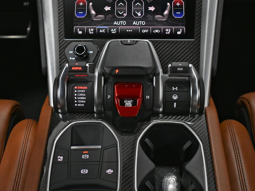 Foto do veículo LAMBORGHINI URUS  LP 650 4 2019 29.180 KM 2.600.000,00
