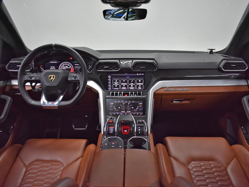 Foto do veículo LAMBORGHINI URUS  LP 650 4 2019 29.180 KM 2.600.000,00