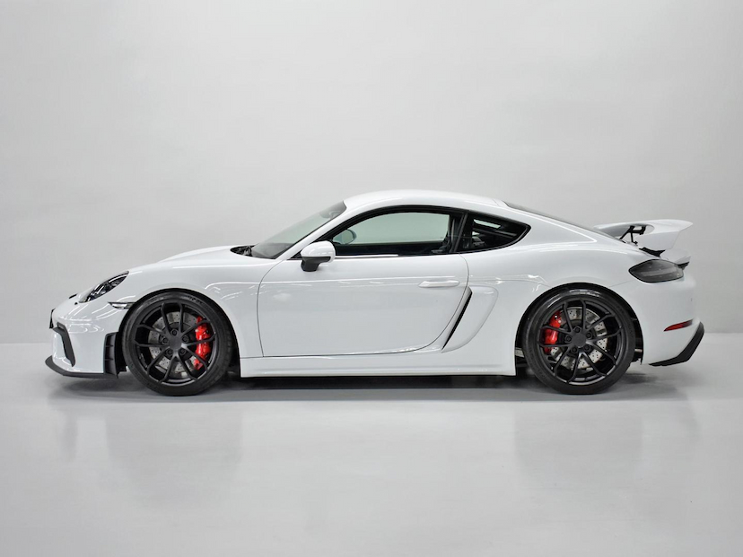 Foto do veículo PORSCHE CAYMAN  GT4 2021 8.396 KM 890.000,00