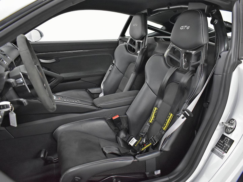 Foto do veículo PORSCHE CAYMAN  GT4 2021 8.396 KM 890.000,00