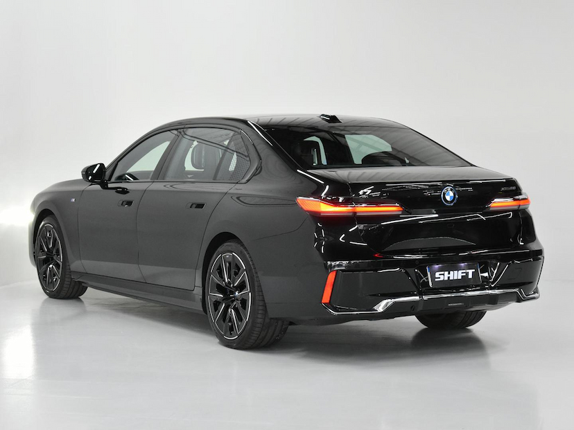 Foto do veículo BMW I7  XDRIVE 60 M SPORT AUT. (ELÉTRICO) 2024 790 KM 1.090.000,00