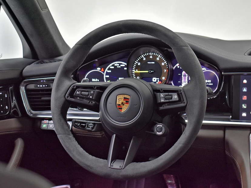 Foto do veículo PORSCHE PANAMERA  4 E-HYBRID SPORT TURISMO 2023 8.038 KM 790.000,00
