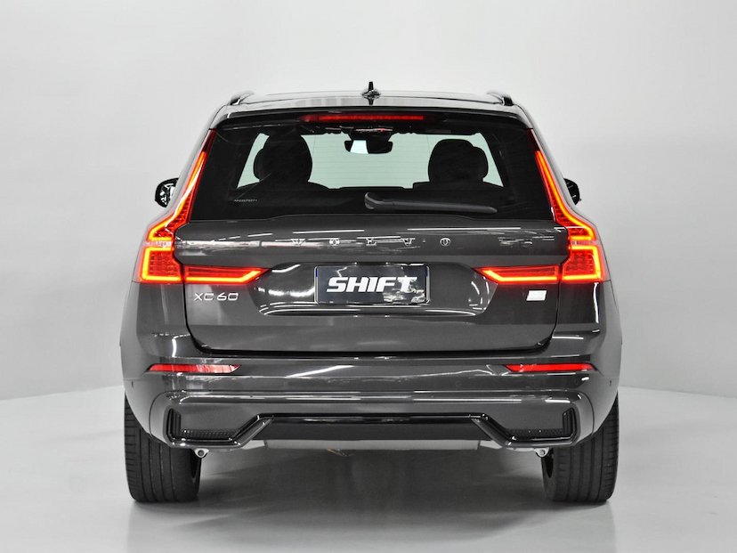 Foto do veículo VOLVO XC60 XC 60 T-8 ULTIM.DARK 2.0 AWD (HÍBRIDO) 2023 11.692 KM 369.000,00