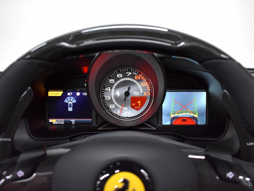 Foto do veículo FERRARI F8  SPIDER 3.9 V8 BI-TURBO 720CV 2022 4.693 KM 4.250.000,00
