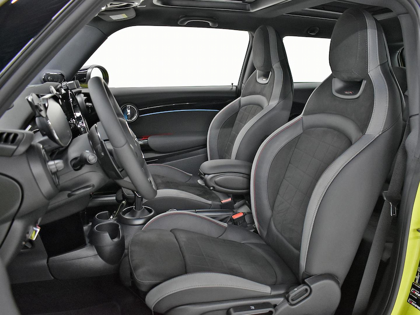 Foto do veículo MINI JOHN COOPER WORKS COOPER JOHN WORKS 25K EDIT. 2.0 TURBO 3P 2024 5.095 KM 280.000,00