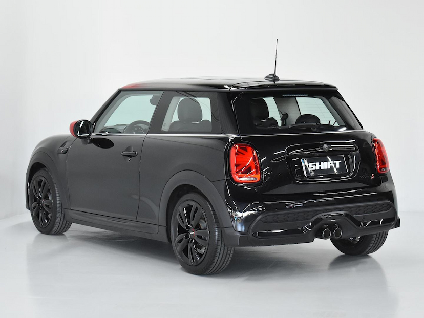 Foto do veículo MINI COOPER  S TOP 2.0 2023 13.400 KM 199.000,00
