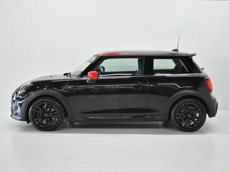 Foto do veículo MINI COOPER  S TOP 2.0 2023 13.400 KM 199.000,00