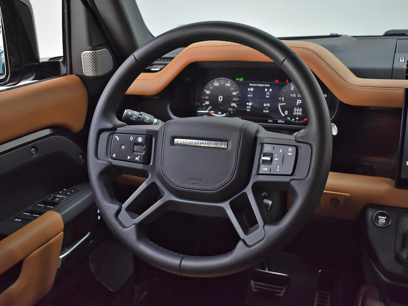 Foto do veículo LAND ROVER DEFENDER  130 X 3.0 I6 DIE.AUT.(HIBRIDO) 2024 5.976 KM 850.000,00