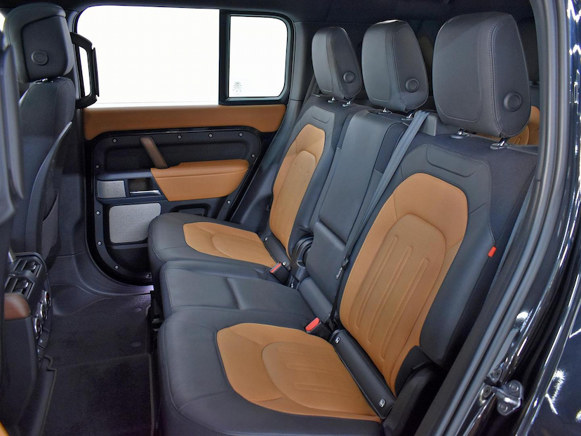 Foto do veículo LAND ROVER DEFENDER  130 X 3.0 I6 DIE.AUT.(HIBRIDO) 2024 5.976 KM 850.000,00