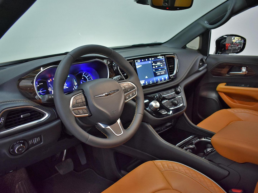 Foto do veículo CHRYSLER PACIFICA  PINNACLE HYBRID 2023 3.6 V6 260 CV 2023 11.170 KM 720.000,00
