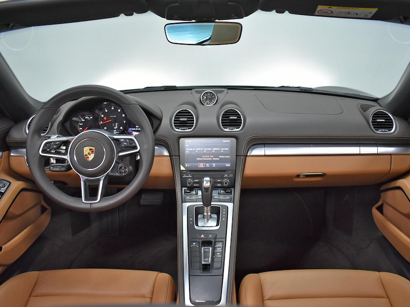 Foto do veículo PORSCHE 718  BOXSTER 2.0 300CV 2020 8.500 KM 520.000,00