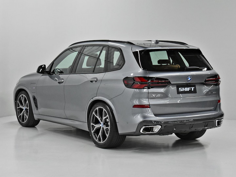 Foto do veículo BMW X5  XDRIVE 50E 3.0 M SPORT AUT. (HIBRIDO) 2025 15 KM 810.000,00
