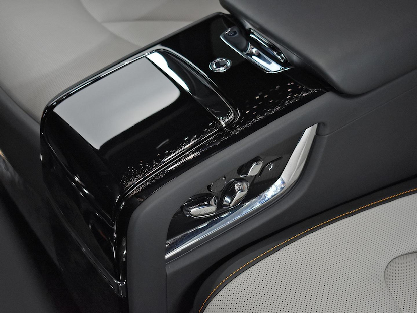 Foto do veículo ROLLS-ROYCE CULLINAN  6.7 V12 AUT. 2023 2.465 KM 8.200.000,00
