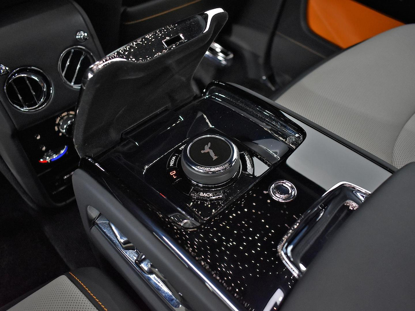 Foto do veículo ROLLS-ROYCE CULLINAN  6.7 V12 AUT. 2023 2.465 KM 8.200.000,00