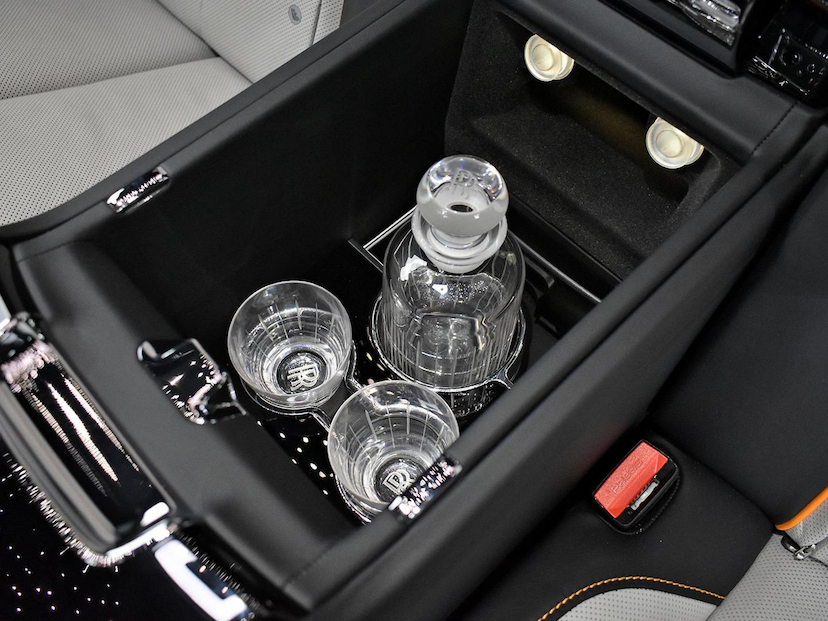 Foto do veículo ROLLS-ROYCE CULLINAN  6.7 V12 AUT. 2023 2.465 KM 8.200.000,00