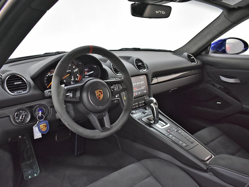 Foto do veículo PORSCHE CAYMAN  GT4 2021 5.934 KM 875.000,00