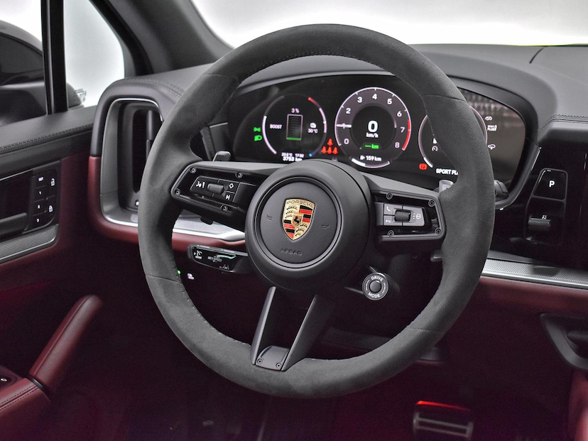 Foto do veículo PORSCHE CAYENNE  S 3.0 V6 (HÍBRIDO) 2024 3.762 KM 920.000,00