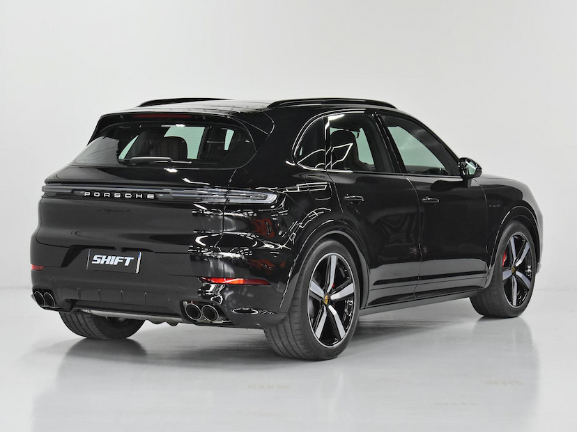 Foto do veículo PORSCHE CAYENNE  S 3.0 V6 (HÍBRIDO) 2024 3.762 KM 920.000,00