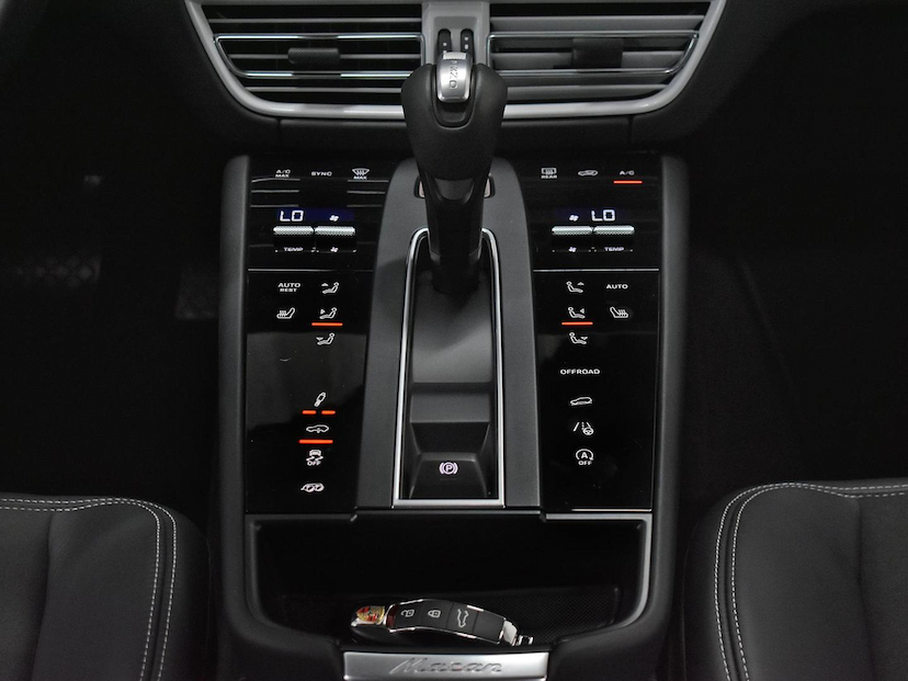 Foto do veículo PORSCHE MACAN MACAN GTS 2.9 BI-TURBO 2022 21.700 KM 610.000,00