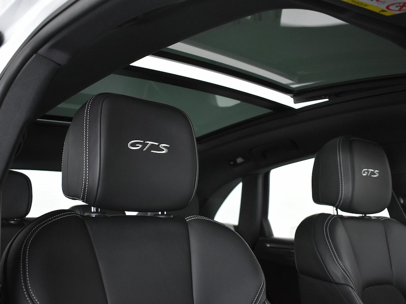 Foto do veículo PORSCHE MACAN MACAN GTS 2.9 BI-TURBO 2022 21.700 KM 610.000,00