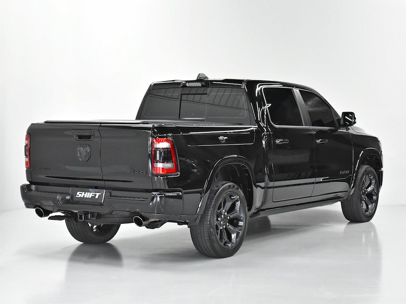 Foto do veículo RAM 1500  LIMITED NIGHT EDITION 5.7 4X4 AUT. 2023 23.867 KM 455.000,00