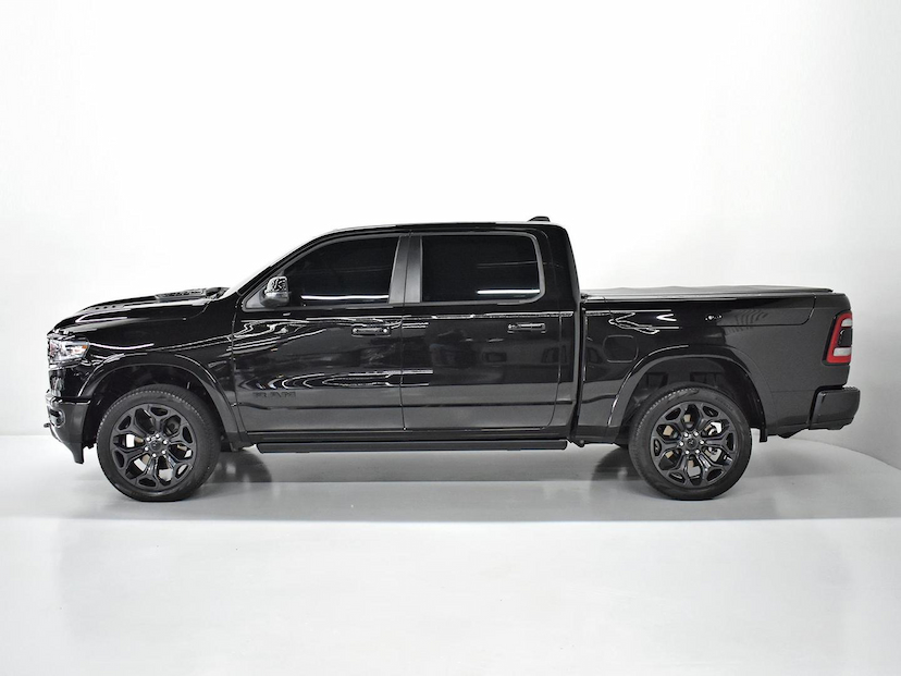 Foto do veículo RAM 1500  LIMITED NIGHT EDITION 5.7 4X4 AUT. 2023 23.867 KM 455.000,00