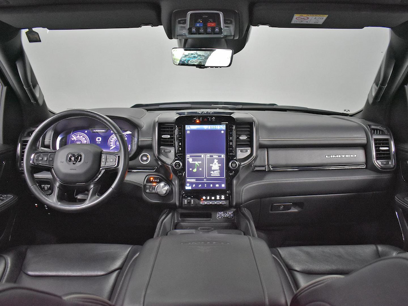 Foto do veículo RAM 1500  LIMITED NIGHT EDITION 5.7 4X4 AUT. 2023 23.867 KM 455.000,00