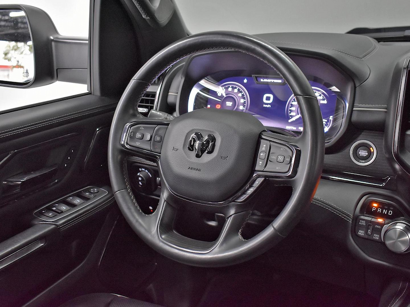 Foto do veículo RAM 1500  LIMITED NIGHT EDITION 5.7 4X4 AUT. 2023 23.867 KM 455.000,00