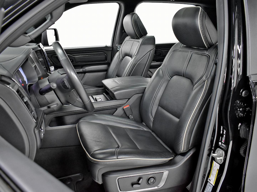 Foto do veículo RAM 1500  LIMITED NIGHT EDITION 5.7 4X4 AUT. 2023 23.867 KM 455.000,00