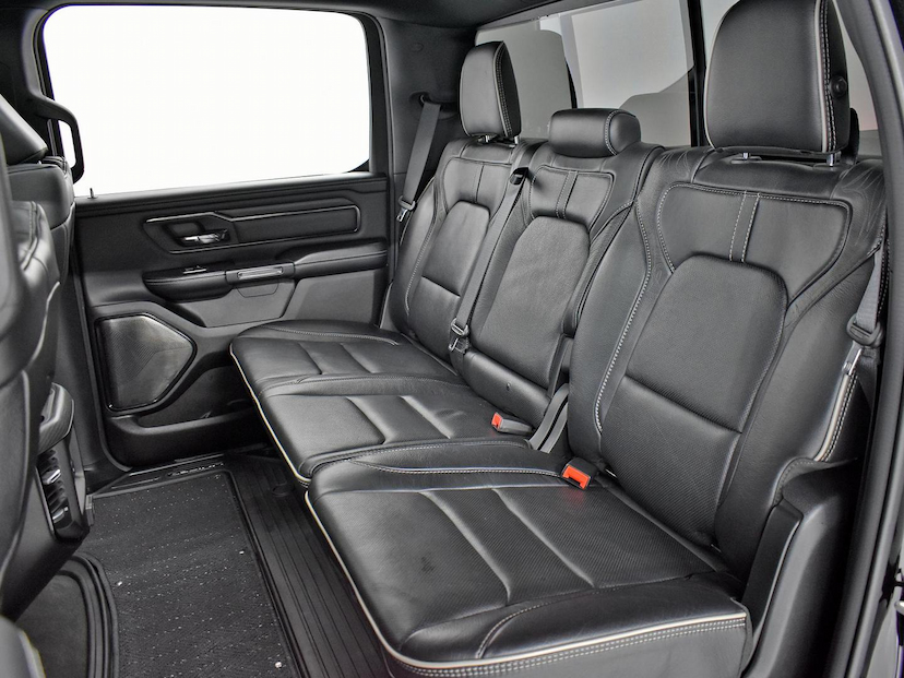 Foto do veículo RAM 1500  LIMITED NIGHT EDITION 5.7 4X4 AUT. 2023 23.867 KM 455.000,00