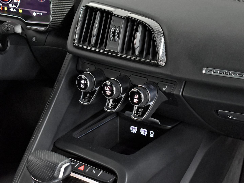 Foto do veículo AUDI R8  COUPÉ V10 5.2 FSI PERFORMANCE 2018 26.040 KM 1.180.000,00