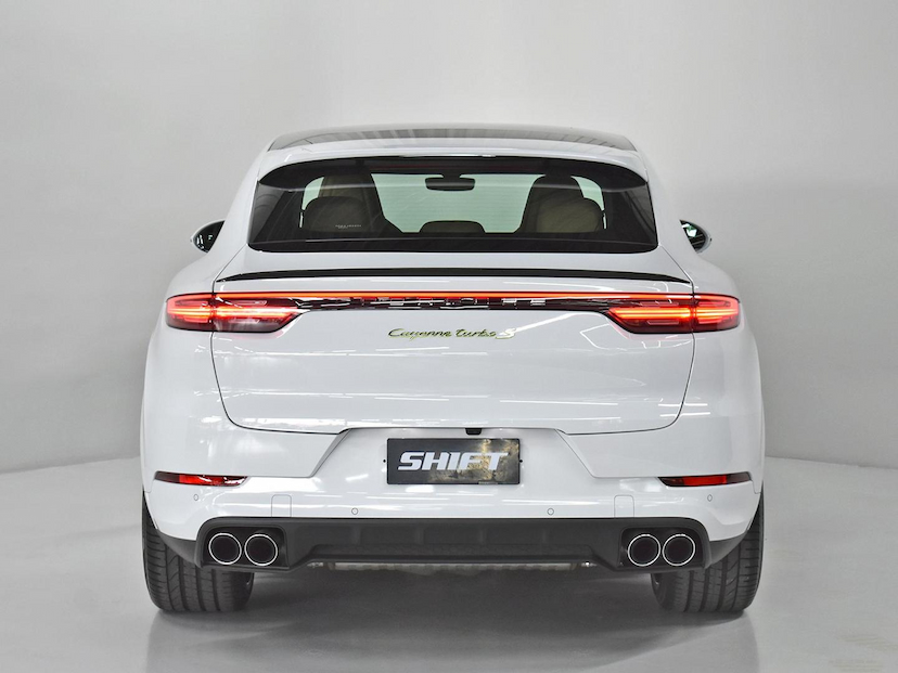 Foto do veículo PORSCHE CAYENNE  TURBO S 4.0 V8 680CV (HÍBRIDO) 2023 300 KM 1.080.000,00