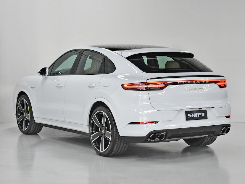 Foto do veículo PORSCHE CAYENNE  TURBO S 4.0 V8 680CV (HÍBRIDO) 2023 300 KM 1.080.000,00