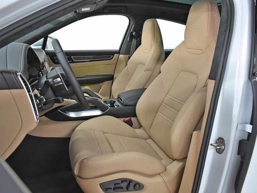 Foto do veículo PORSCHE CAYENNE  TURBO S 4.0 V8 680CV (HÍBRIDO) 2023 300 KM 1.080.000,00