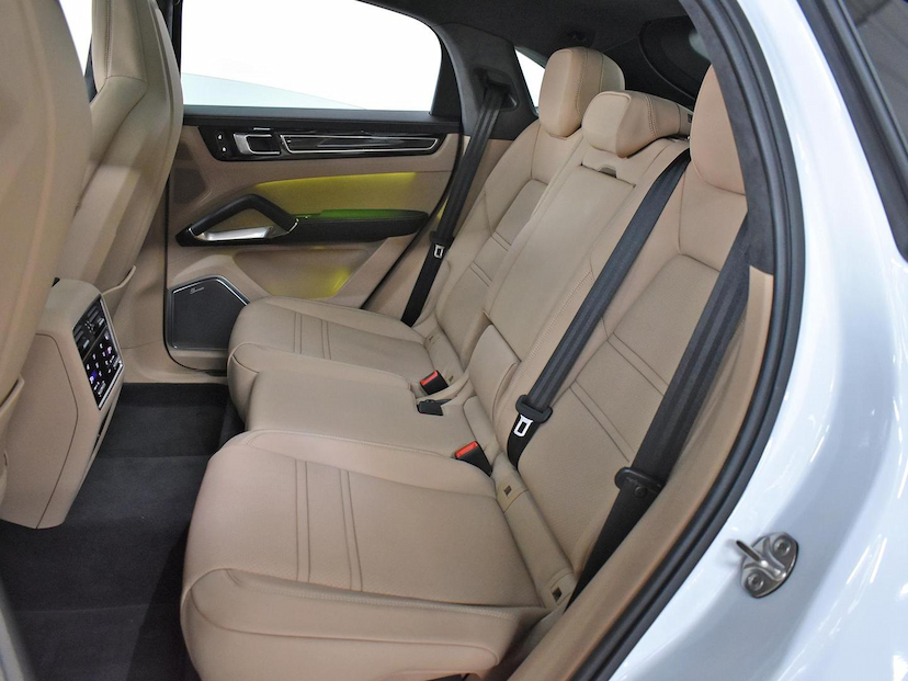 Foto do veículo PORSCHE CAYENNE  TURBO S 4.0 V8 680CV (HÍBRIDO) 2023 300 KM 1.080.000,00
