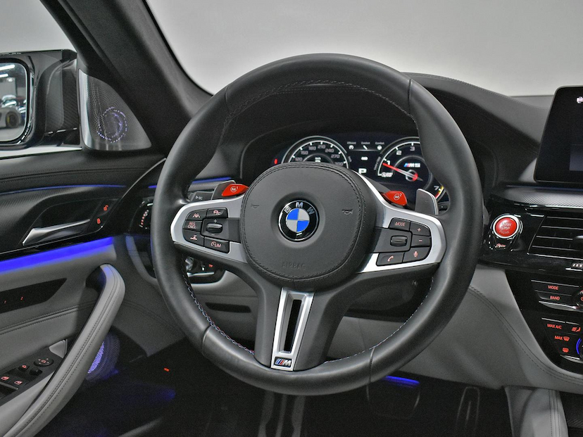 Foto do veículo BMW M5  4.4 V8 TWIN POWER M XDRIVE STEPTRONIC 2019 43.010 KM 475.000,00