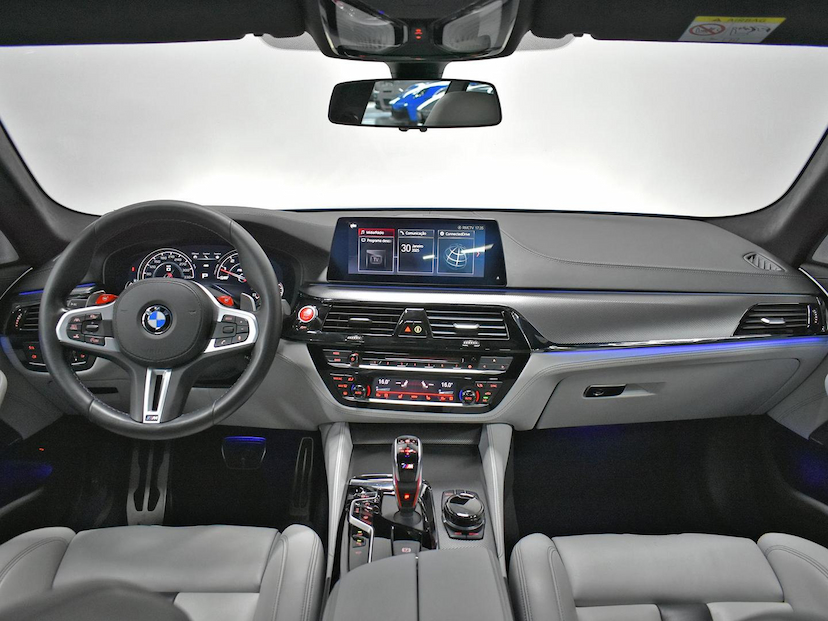 Foto do veículo BMW M5  4.4 V8 TWIN POWER M XDRIVE STEPTRONIC 2019 43.010 KM 475.000,00