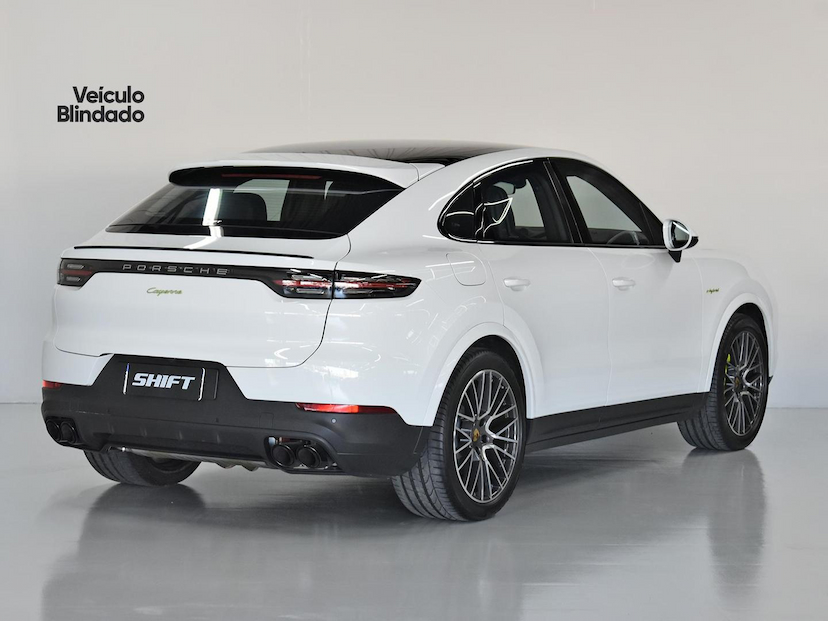 Foto do veículo PORSCHE CAYENNE  COUPE E-HYBRID 3.0 V6 462CV 2023 17.845 KM 750.000,00