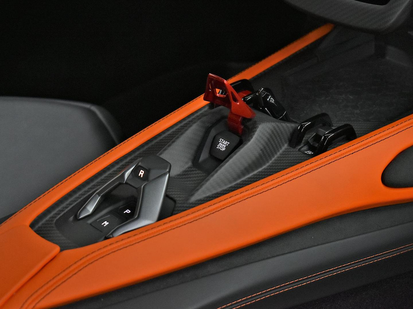 Foto do veículo LAMBORGHINI REVUELTO  COUPE LP 1015-4 (HIB) 2024 330 KM 8.600.000,00