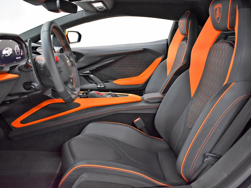 Foto do veículo LAMBORGHINI REVUELTO  COUPE LP 1015-4 (HIB) 2024 330 KM 8.600.000,00