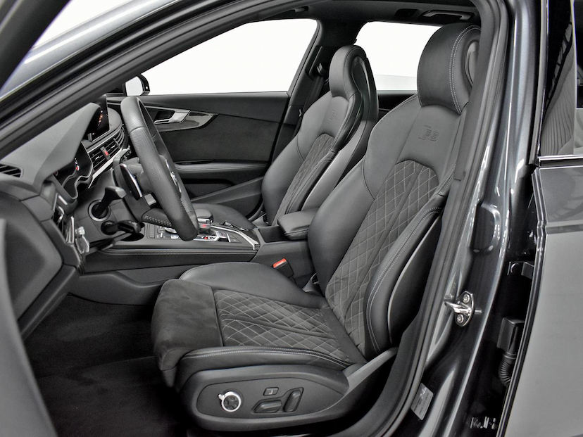 Foto do veículo AUDI RS4  AVANT 2.9TFSI TIPTRONIC QUATTRO 2019 27.500 KM 430.000,00