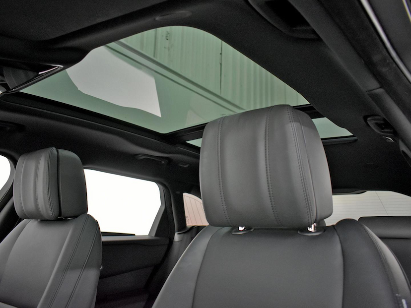 Foto do veículo LAND ROVER VELAR RANGE R.  DYN 2.0 P400E (HIB.) 2024 7.395 KM 530.000,00