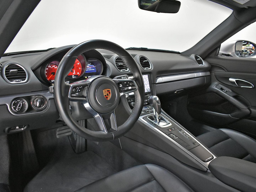 Foto do veículo PORSCHE 718  CAYMAN 2.0 300CV 2019 27.465 KM 439.000,00