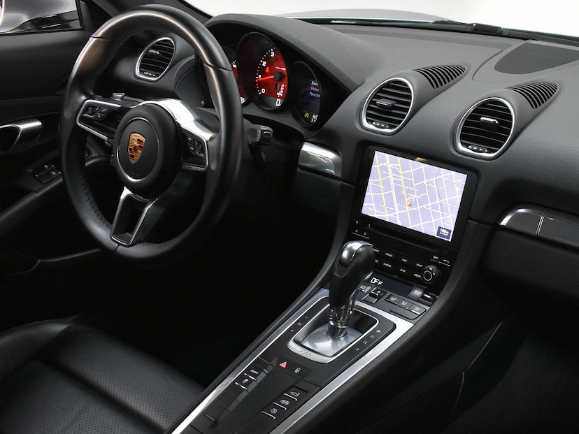 Foto do veículo PORSCHE 718  CAYMAN 2.0 300CV 2019 27.465 KM 439.000,00