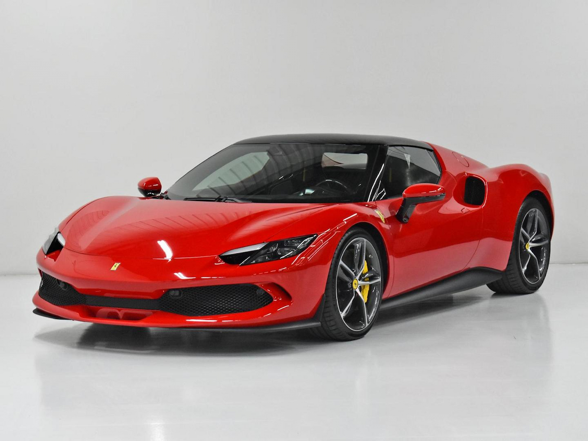 Foto do veículo FERRARI 296 GTB  GTB (HIBRIDO) 2023/2024 2.340 KM R$ 3.490.000,00