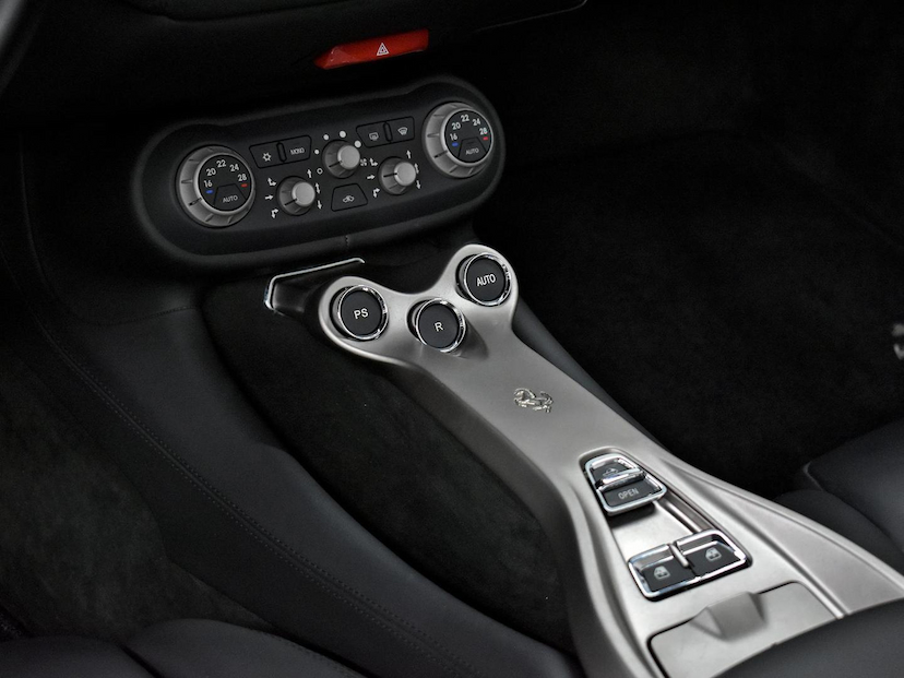 Foto do veículo FERRARI CALIFORNIA  2010 4.810 KM 1.400.000,00