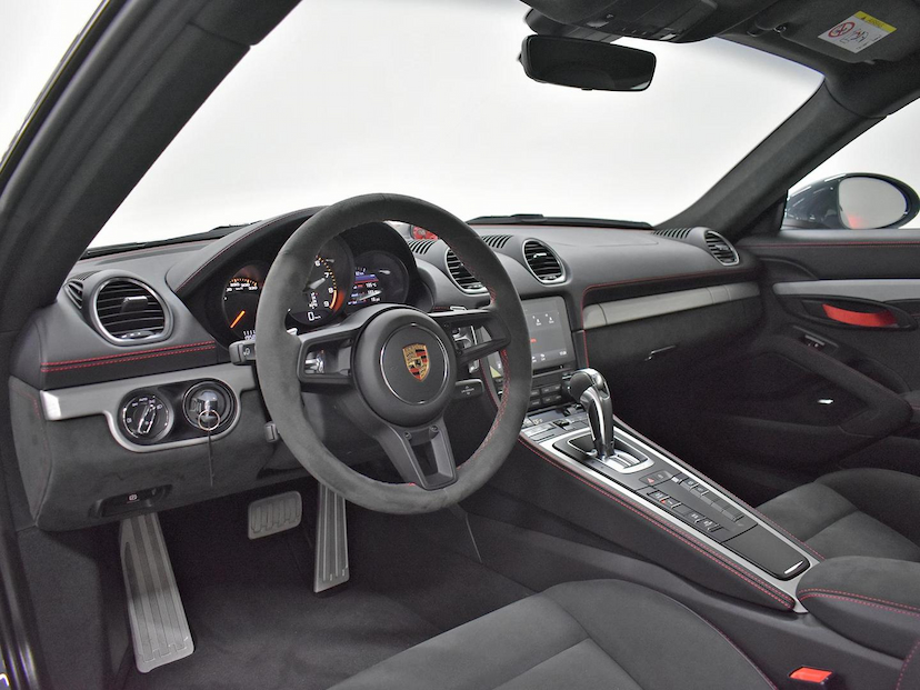 Foto do veículo PORSCHE 718  CAYMAN GT4 4.0 420CV 2023 2.135 KM 925.000,00