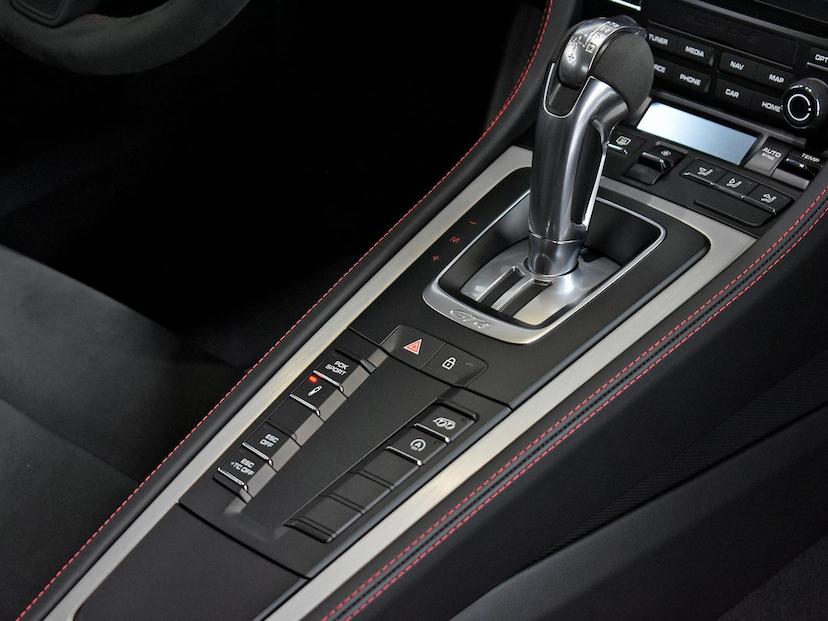 Foto do veículo PORSCHE 718  CAYMAN GT4 4.0 420CV 2023 2.135 KM 925.000,00