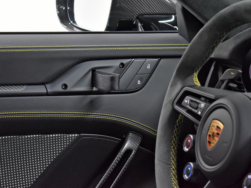 Foto do veículo PORSCHE 911  GT3 RS 2024 190 KM 3.750.000,00