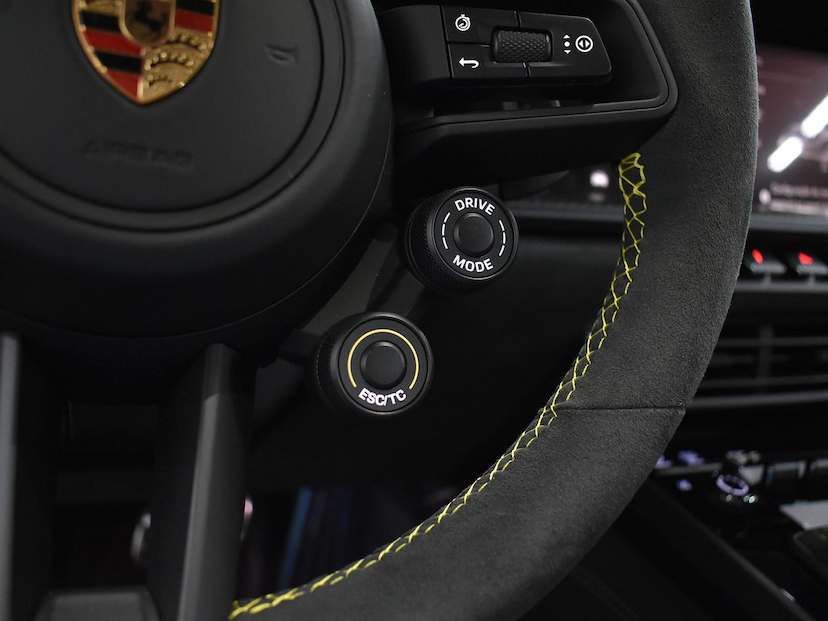 Foto do veículo PORSCHE 911  GT3 RS 2024 190 KM 3.750.000,00